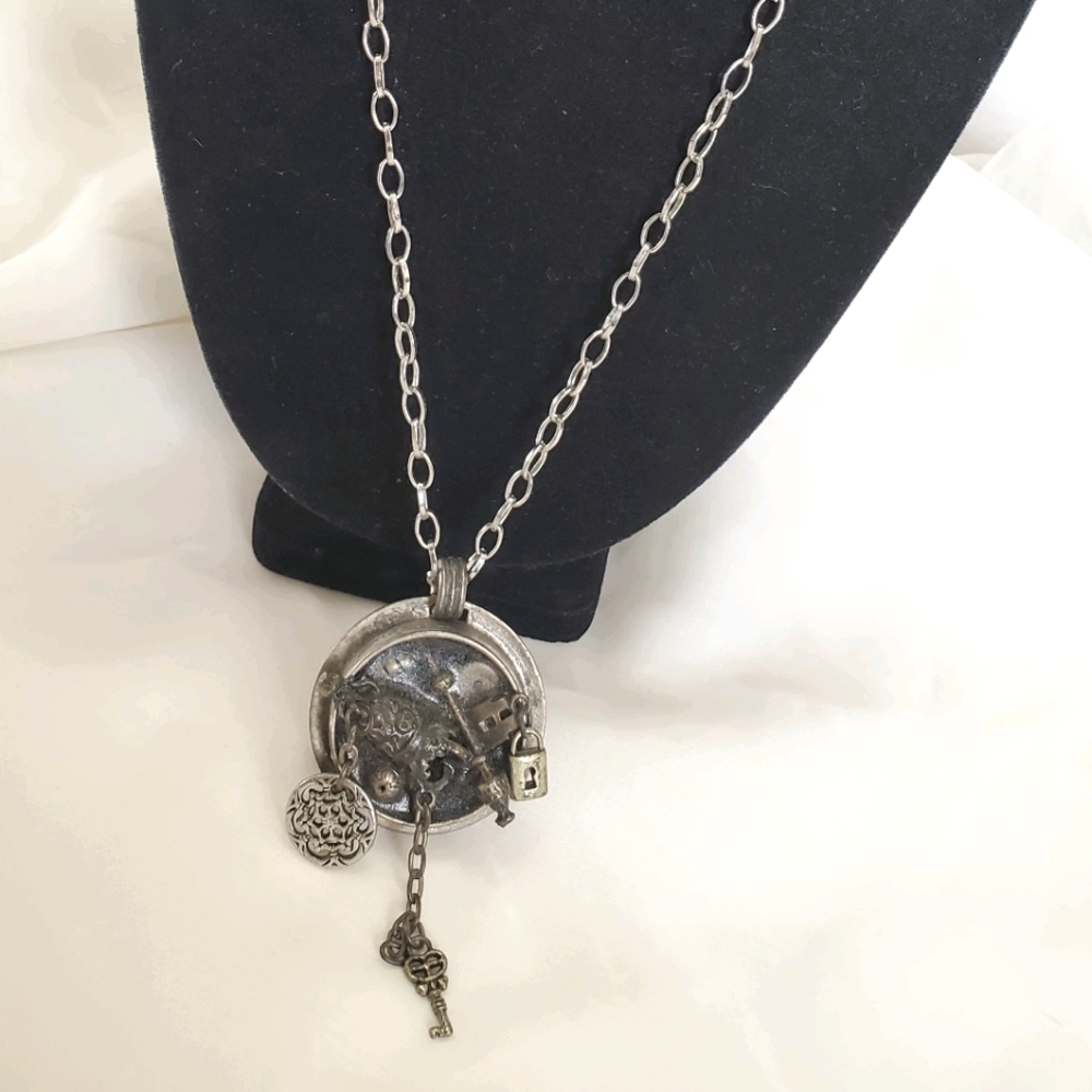VTG Renaissance Necklace